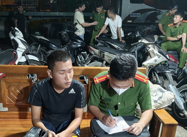 Công an xã An Quang tăng cường kiểm tra các cơ sở kinh doanh trên địa bàn